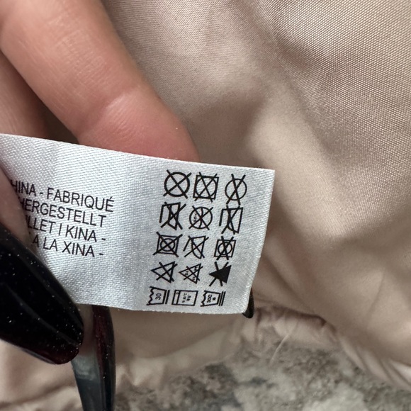 Zara Women's Beige Puffer Jacket - Picture 10 of 10